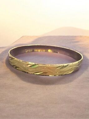 Gold Textured Women's Bangle Bracelet
923
